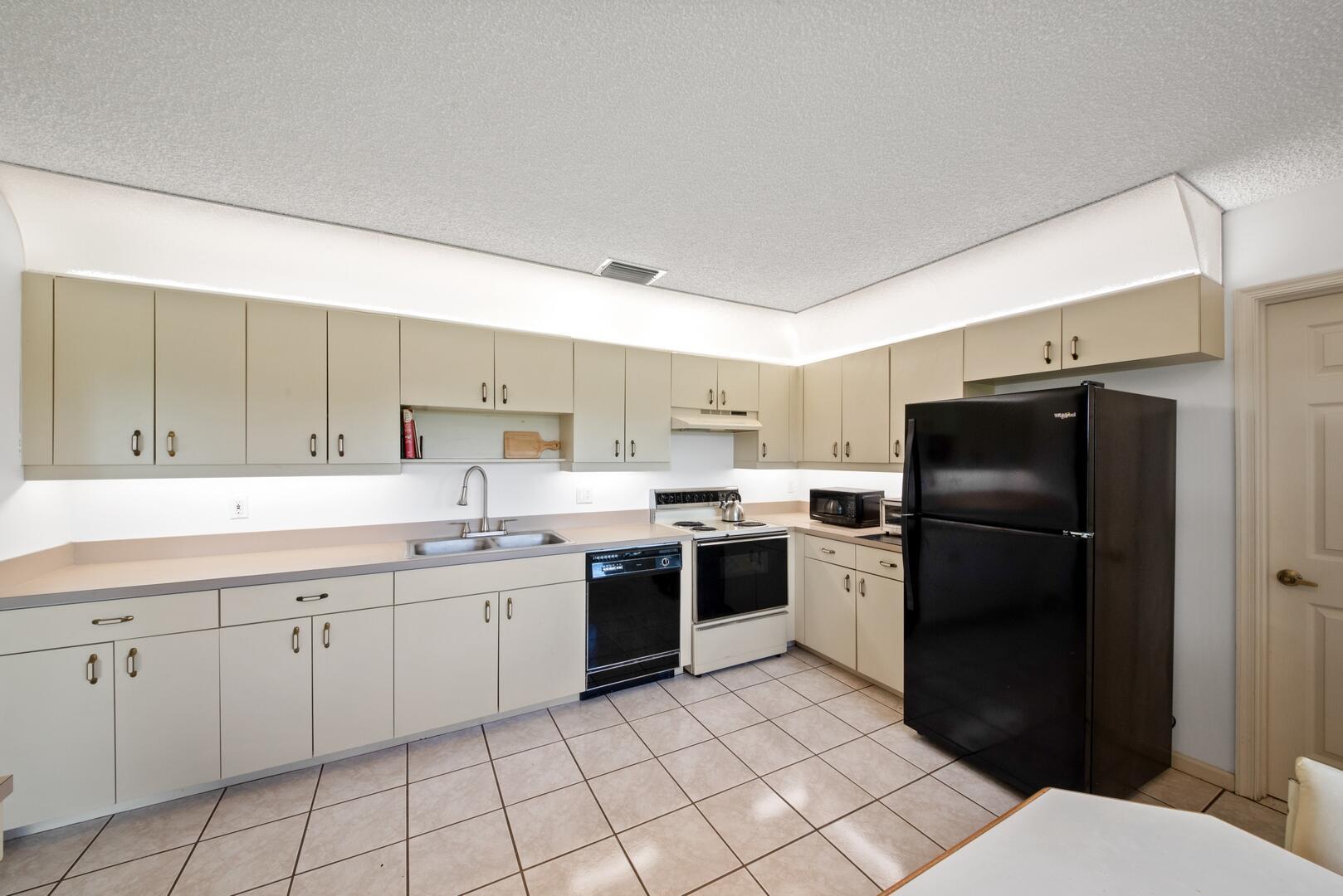 CRESTWOOD - Residential