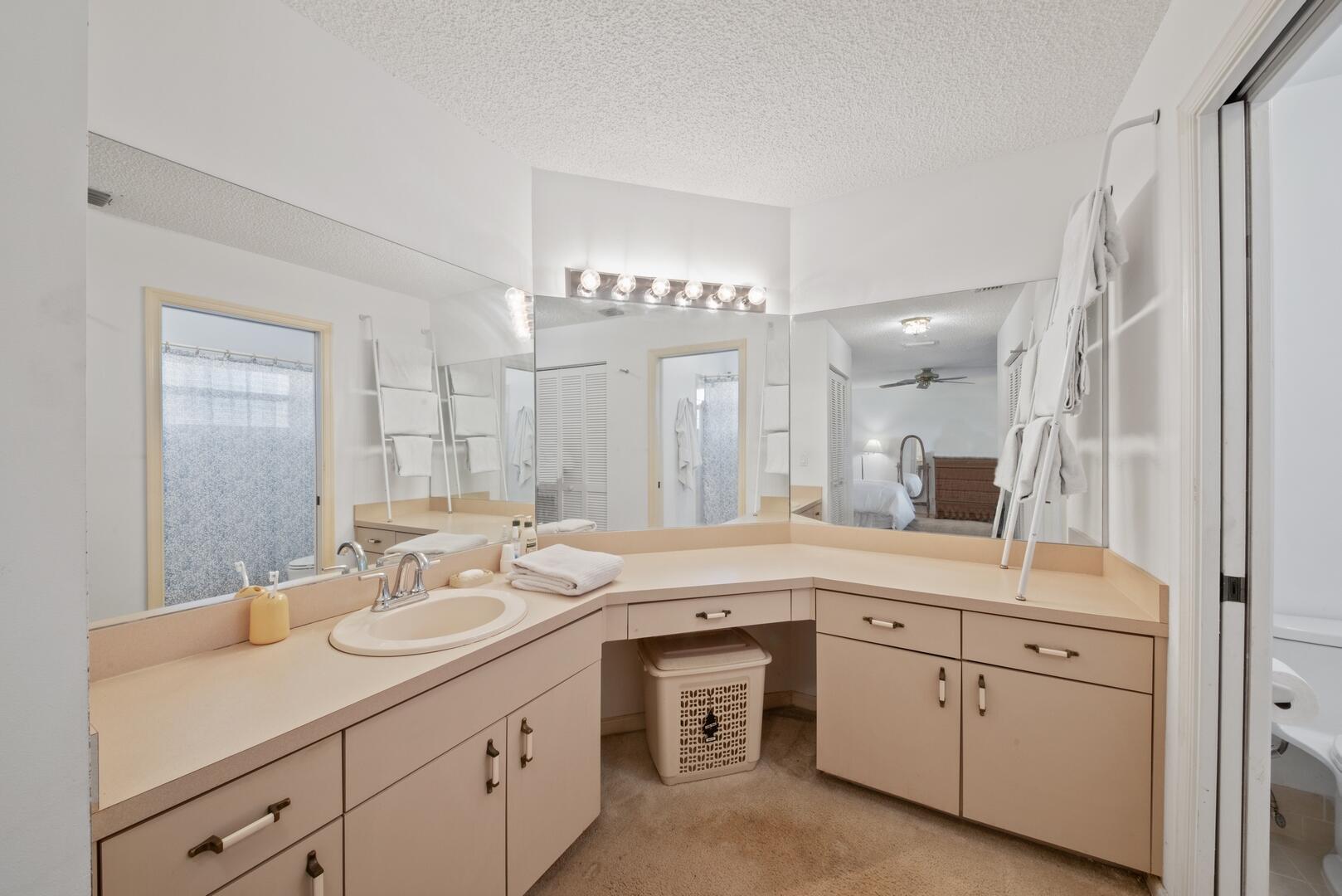 CRESTWOOD - Residential