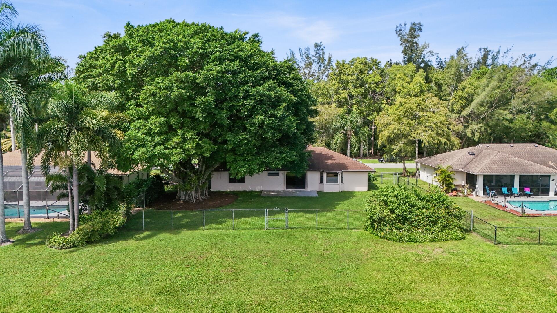 CRESTWOOD - Residential