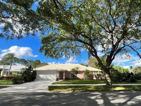Photo of 9825 SE Landing Place, Tequesta, FL 33469 (MLS # R10793392)