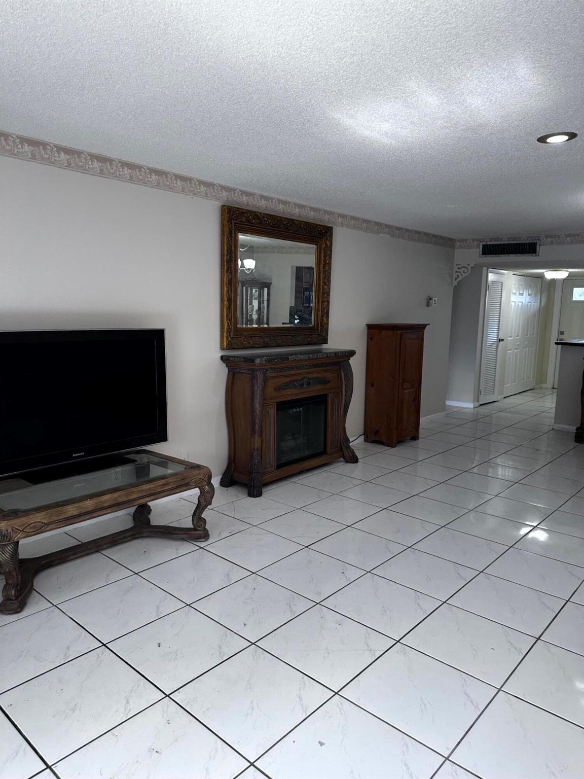 INVERRARY COUNTRY CLUB - Residential