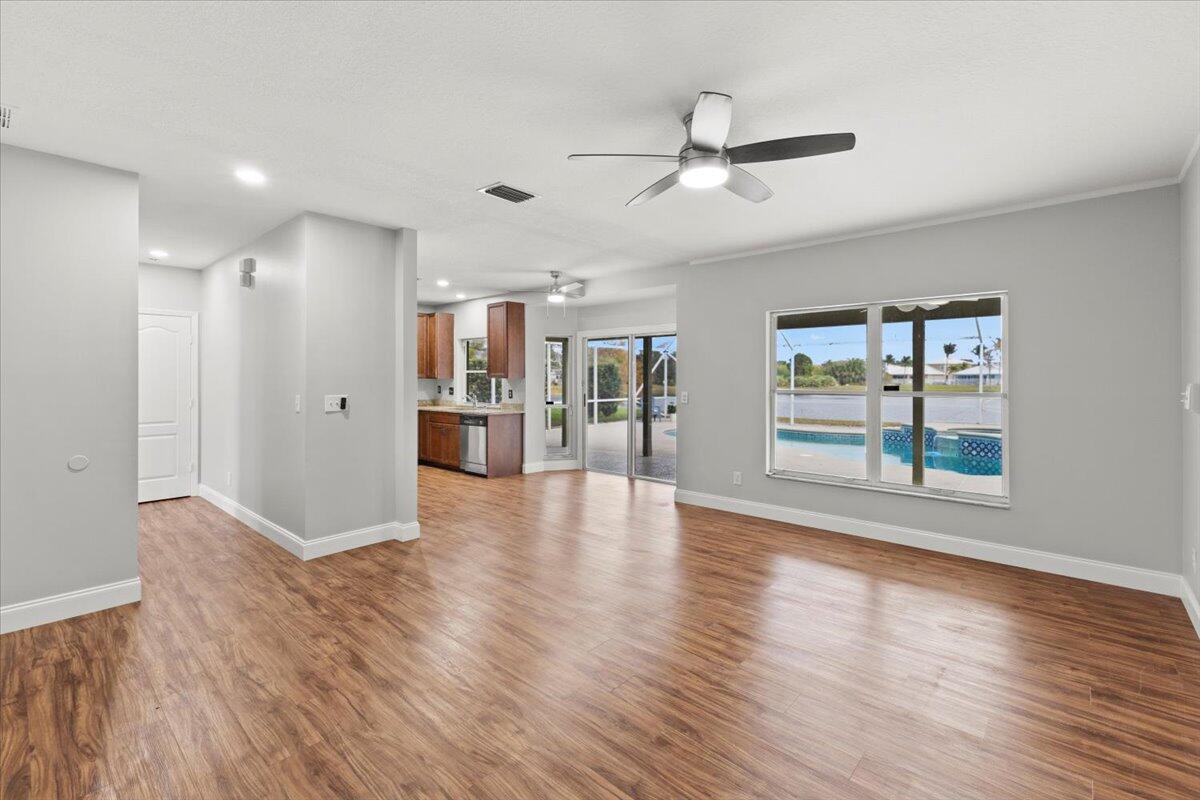 PINEAPPLE PLANTATION - Residential