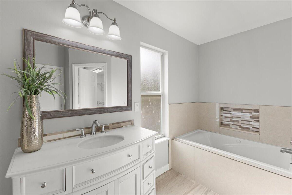 PINEAPPLE PLANTATION - Residential