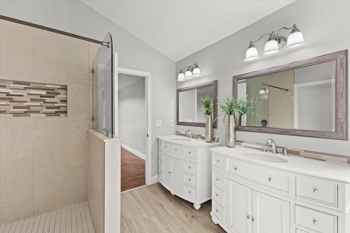 PINEAPPLE PLANTATION - Residential