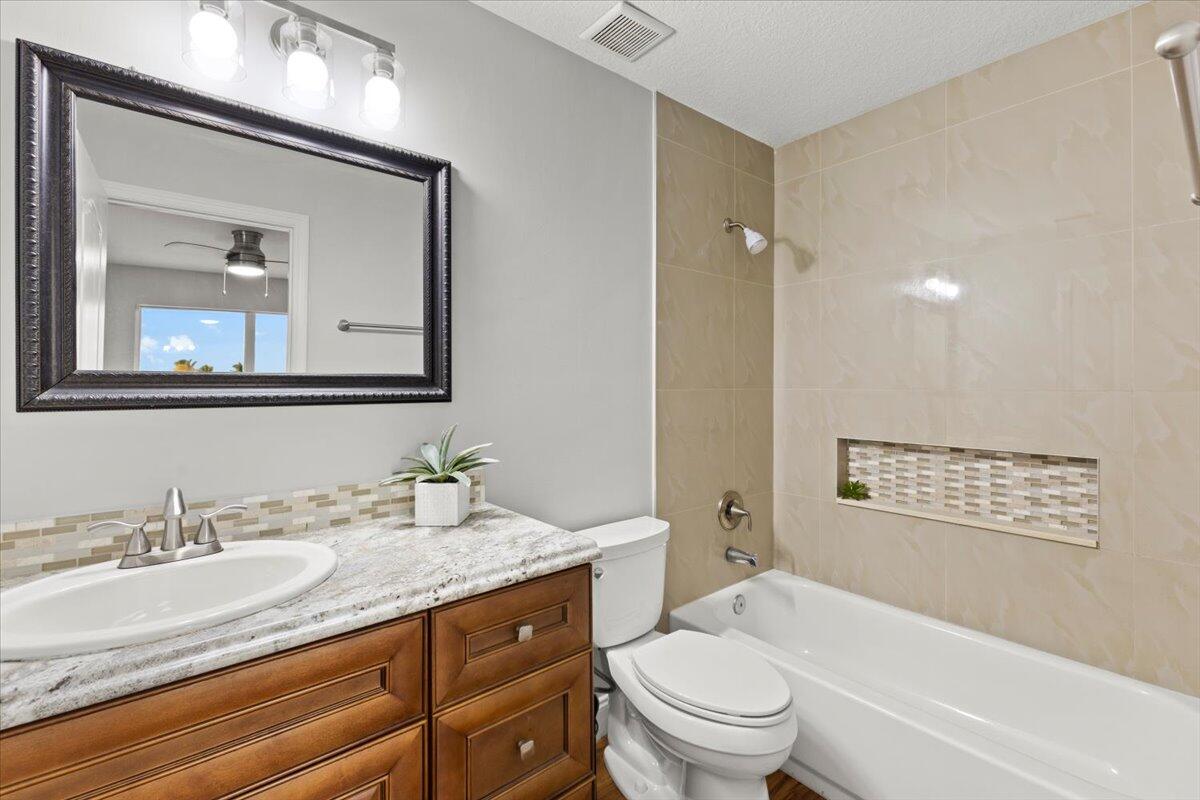 PINEAPPLE PLANTATION - Residential