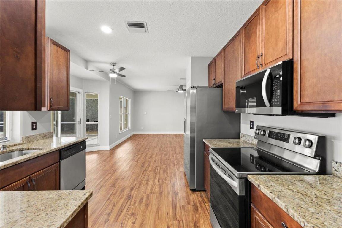 873 NW Waterlily Place