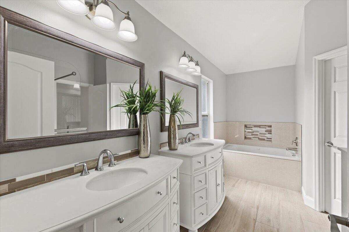 PINEAPPLE PLANTATION - Residential