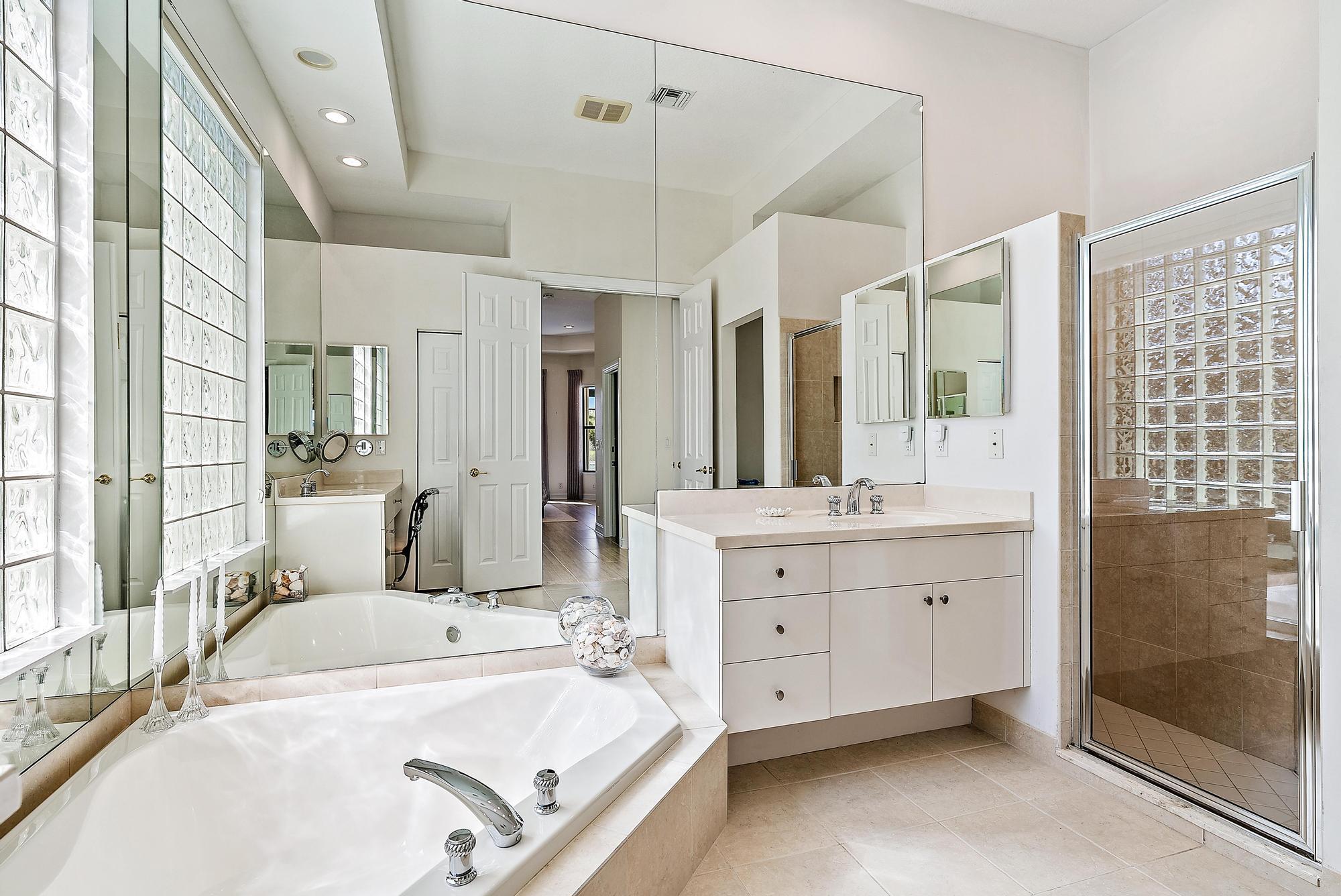 IBIS GOLF AND COUNTRY CLU - Residential