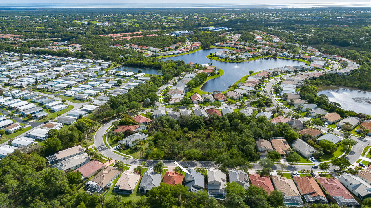 7213 SE Magellan Lane