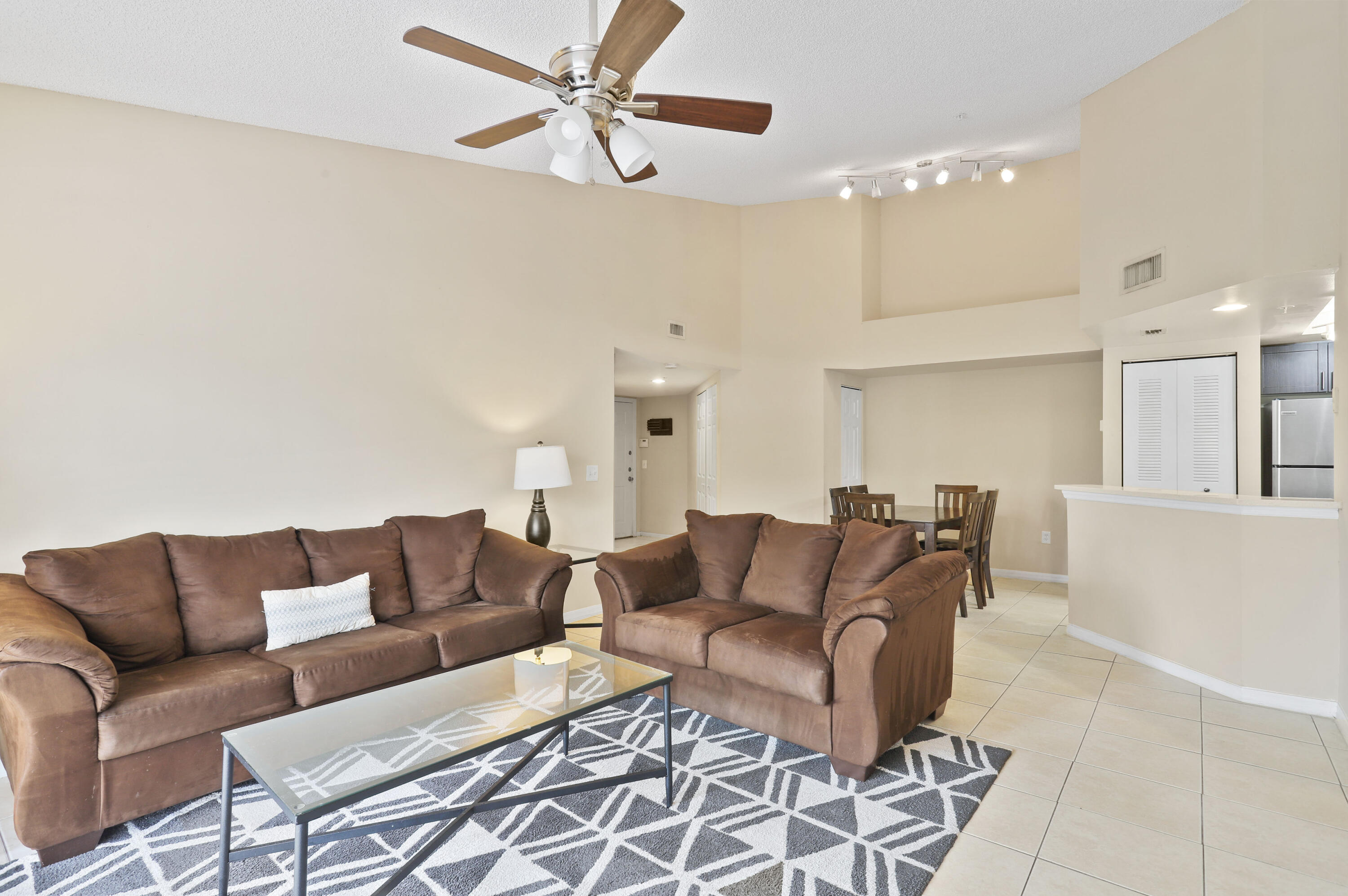 4159 N Haverhill Road 1319