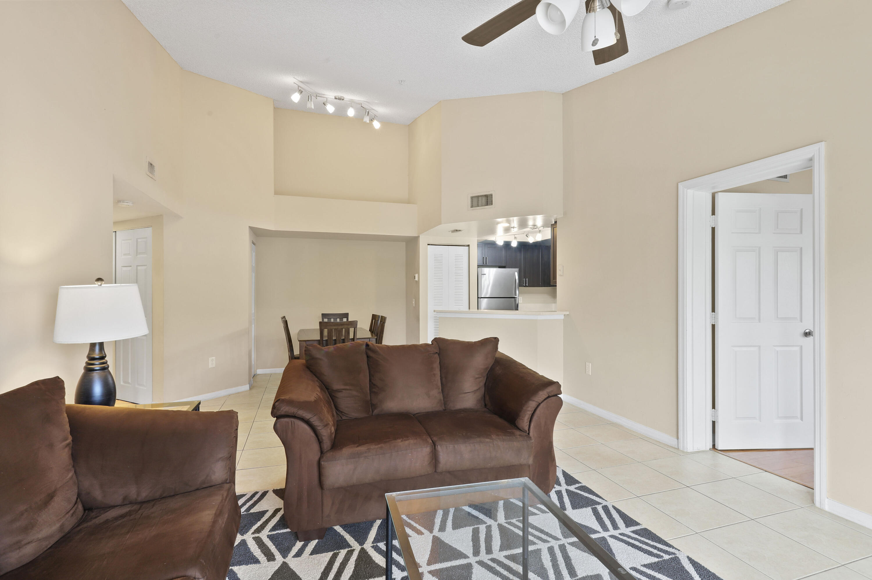 4159 N Haverhill Road 1319