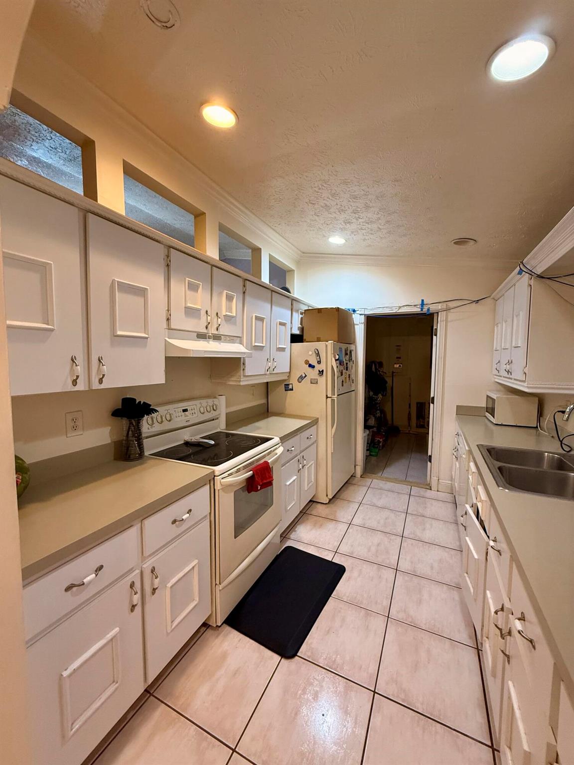 1114 SW Del Rio Boulevard