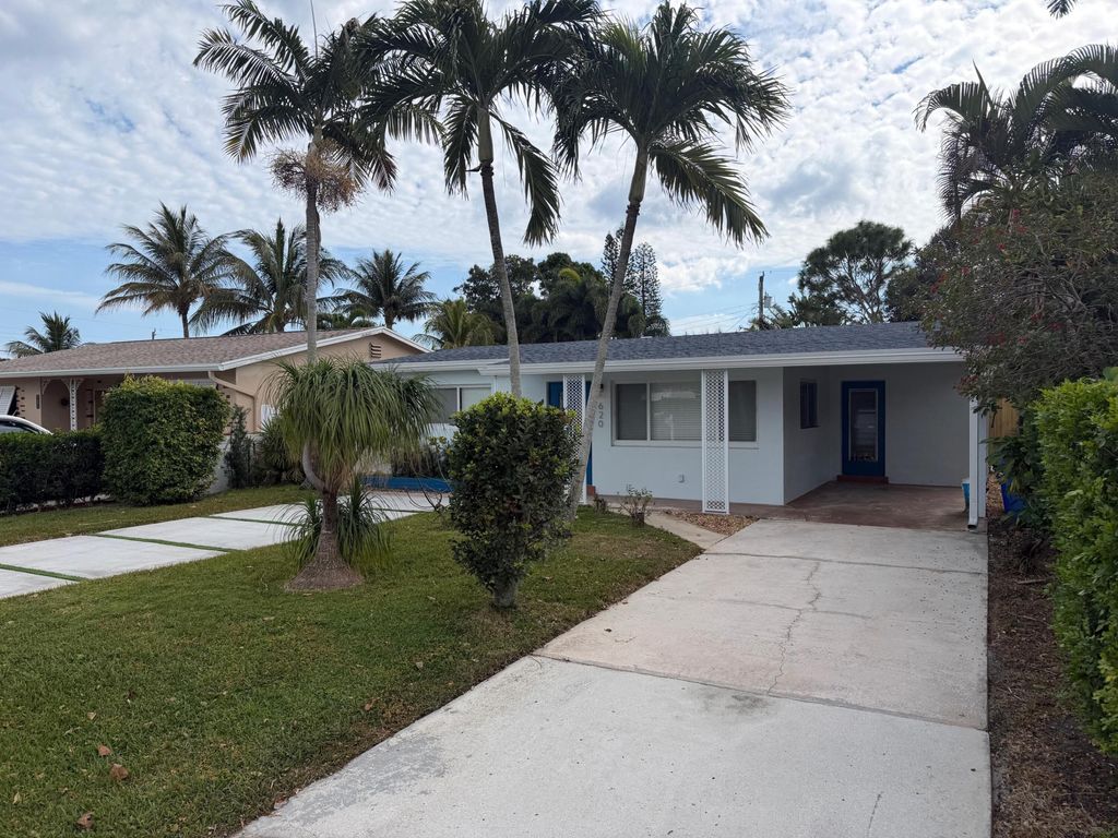 Photo of 620 W Bloxham Street, Lantana, FL 33462 (MLS # R11154997)