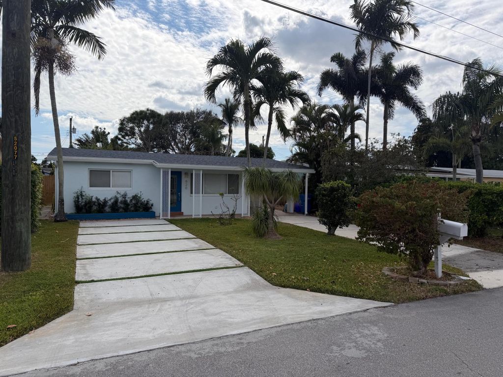 Photo of 620 W Bloxham Street, Lantana, FL 33462 (MLS # R11154997)