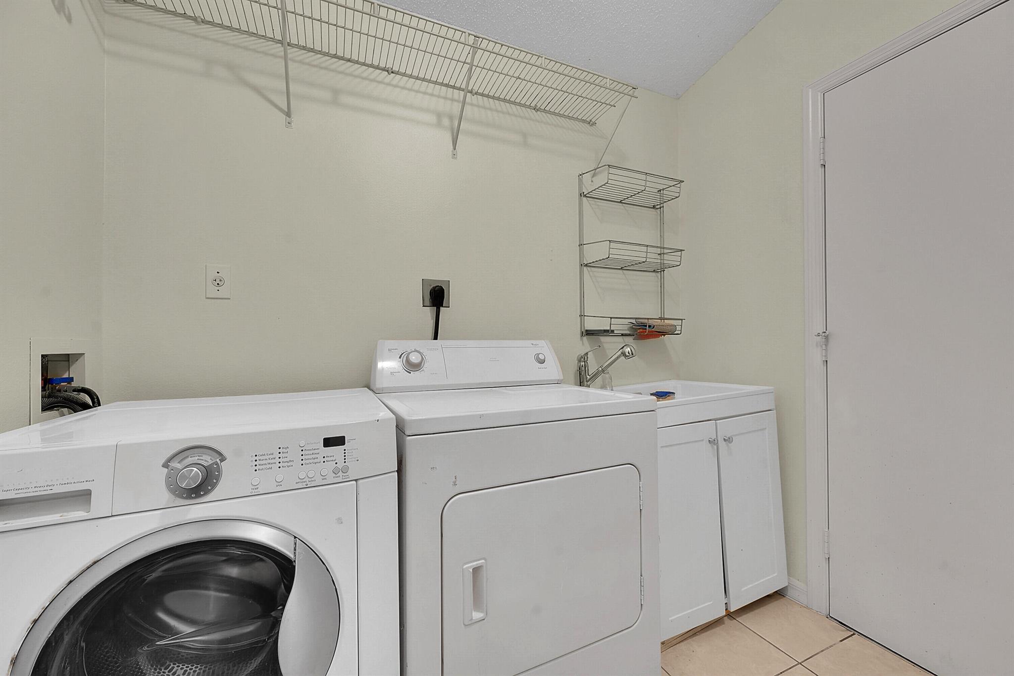 WATERFORD LAKES PHASE I S - Residential