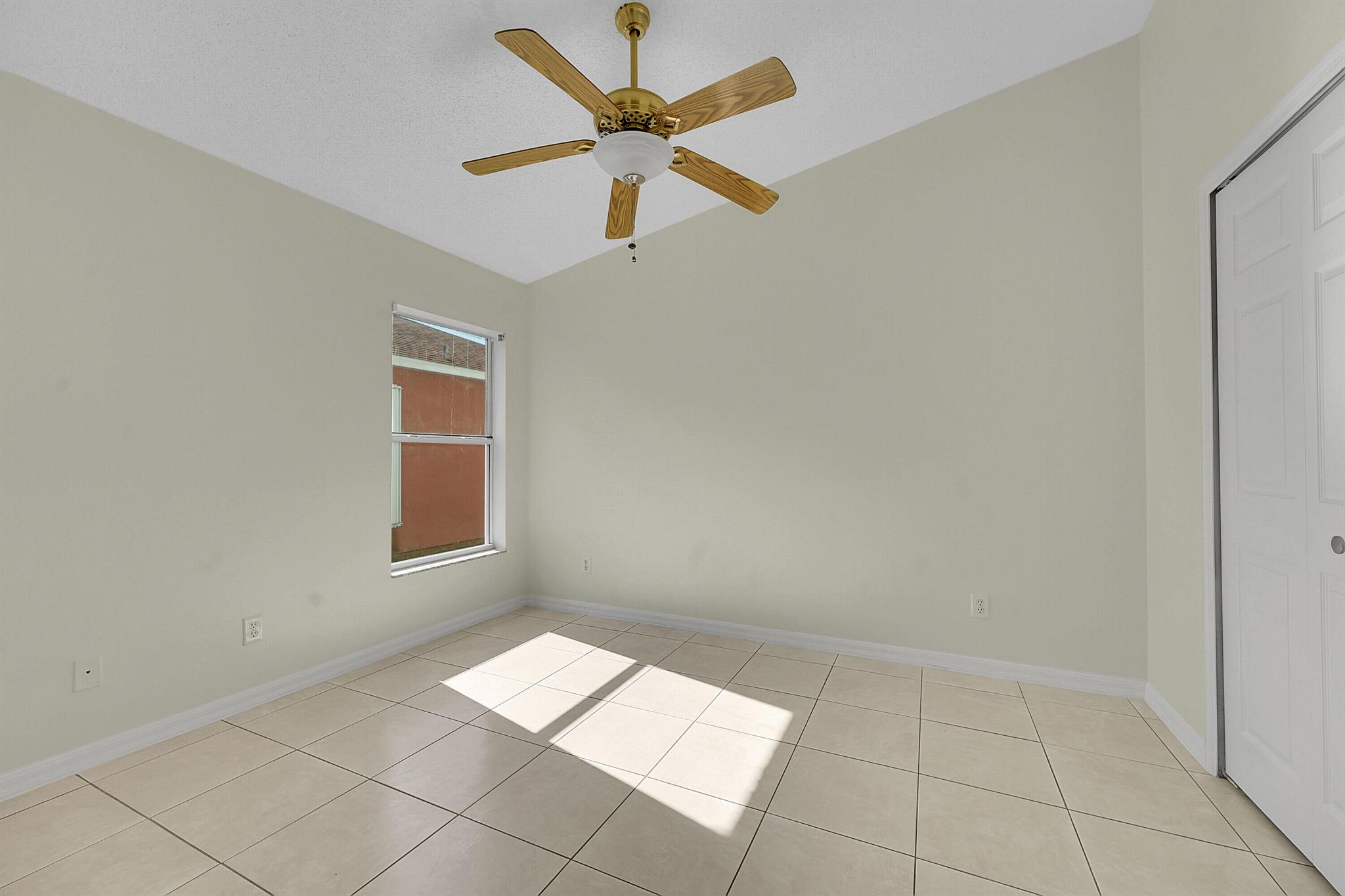 WATERFORD LAKES PHASE I S - Residential