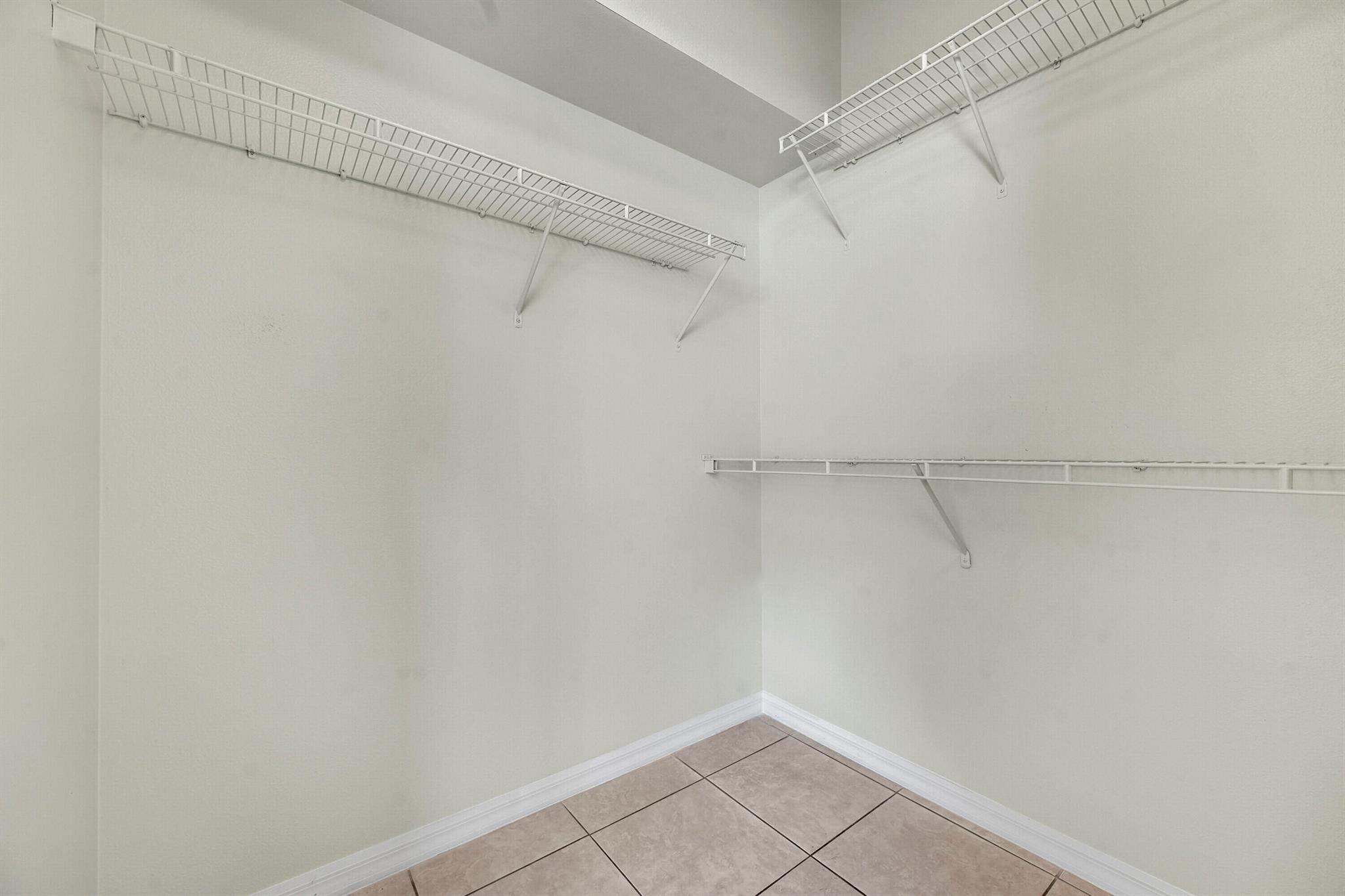 WATERFORD LAKES PHASE I S - Residential