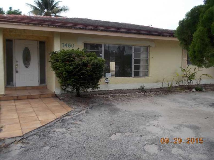 3/2 with a den located close to everything.  features include pool, fence and needs TLC.  Property offered As-Is with right to inspect.  To report any concerns with a listing broker/agent or to report any property condition or other concern needing escala  tion, including concerns related to a previously submitted offer or information on how to place an offer, please call: 1-877-617-5274.