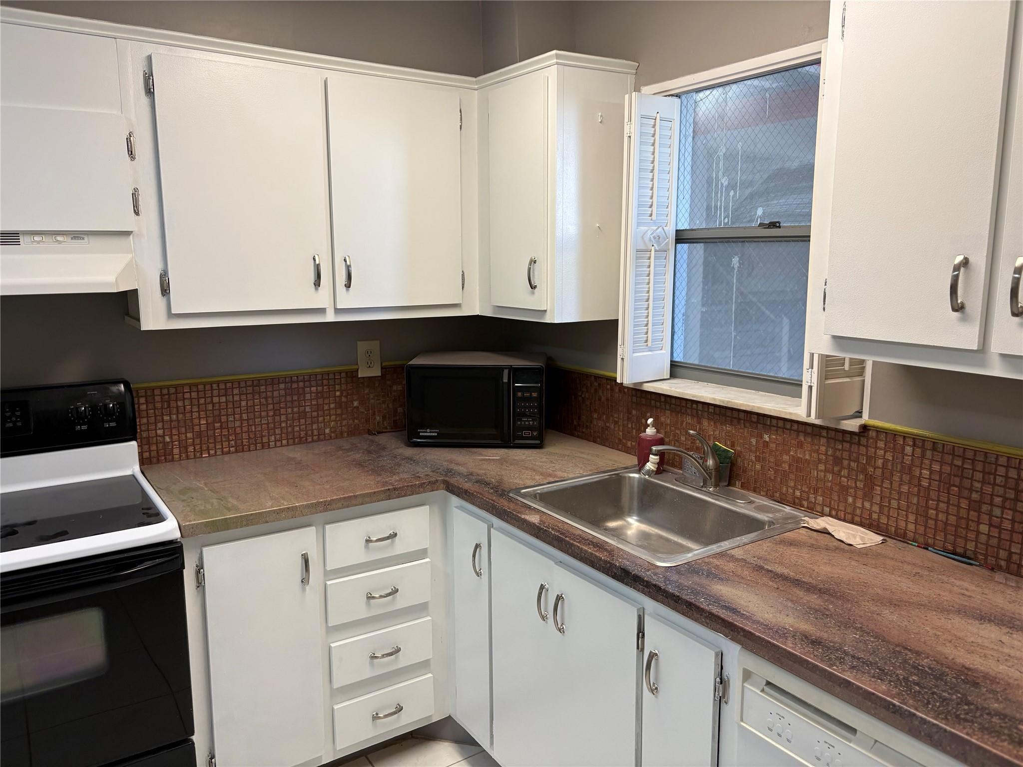 5900 NW 44 Street 607