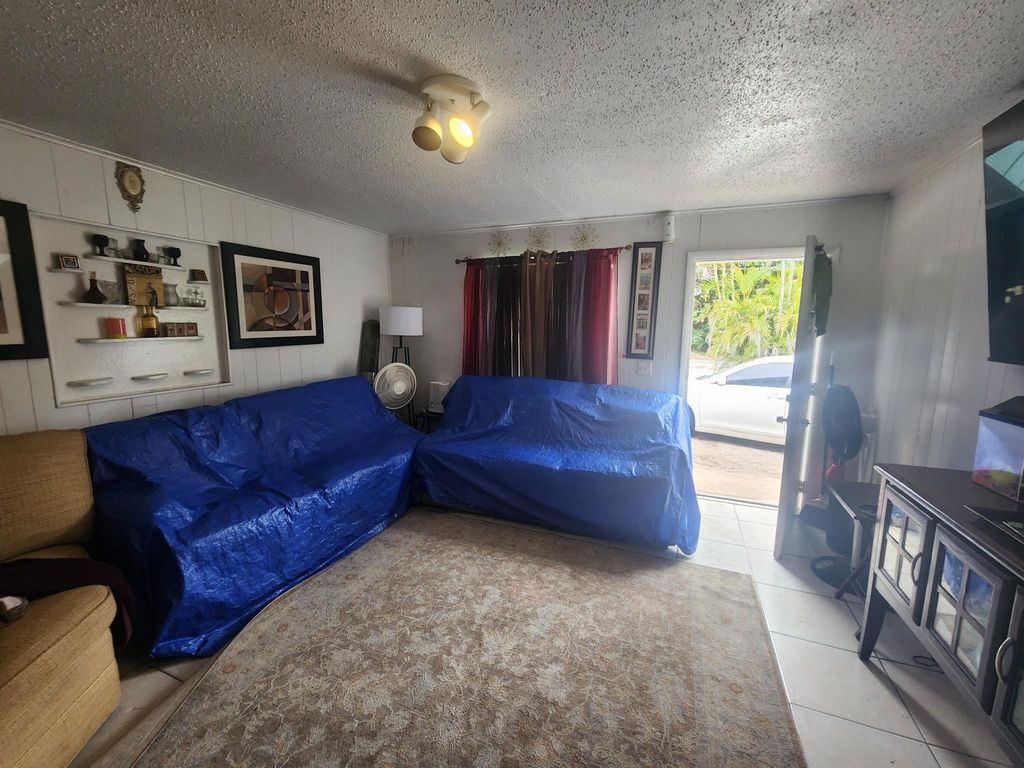 Photo of 3403 Avenue F, Fort Pierce, FL 34947 (MLS # R11073322)