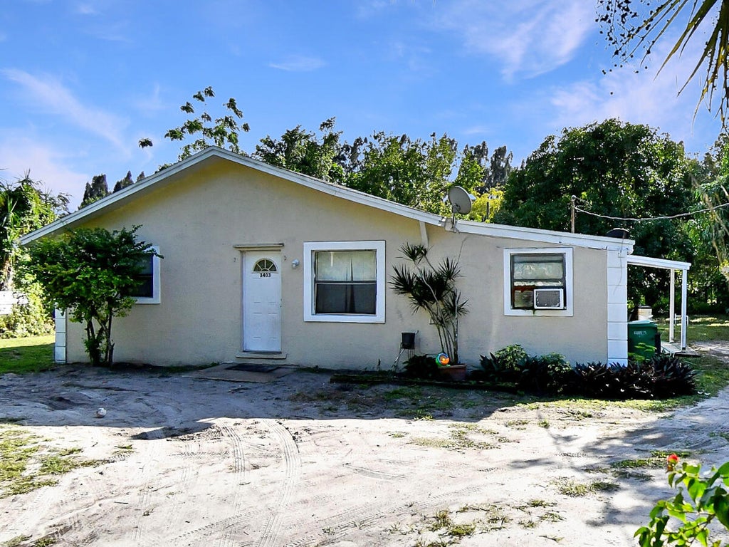 Photo of 3403 Avenue F, Fort Pierce, FL 34947 (MLS # R11073322)