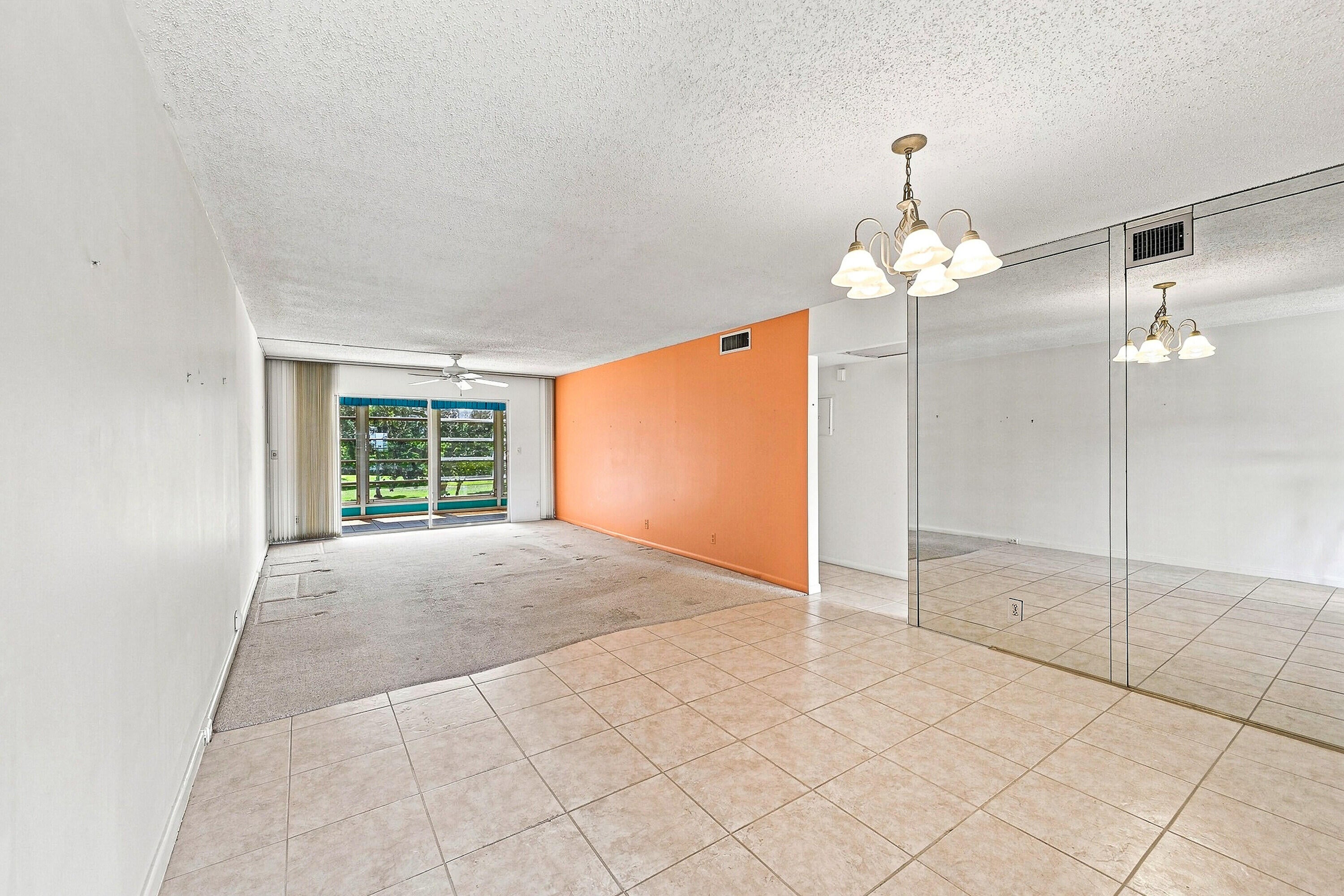 2901 VICTORIA Circle D2