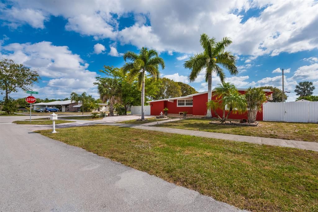 Photo of 301 Bayside Road, Palm Springs, FL 33461 (MLS # R10864590)