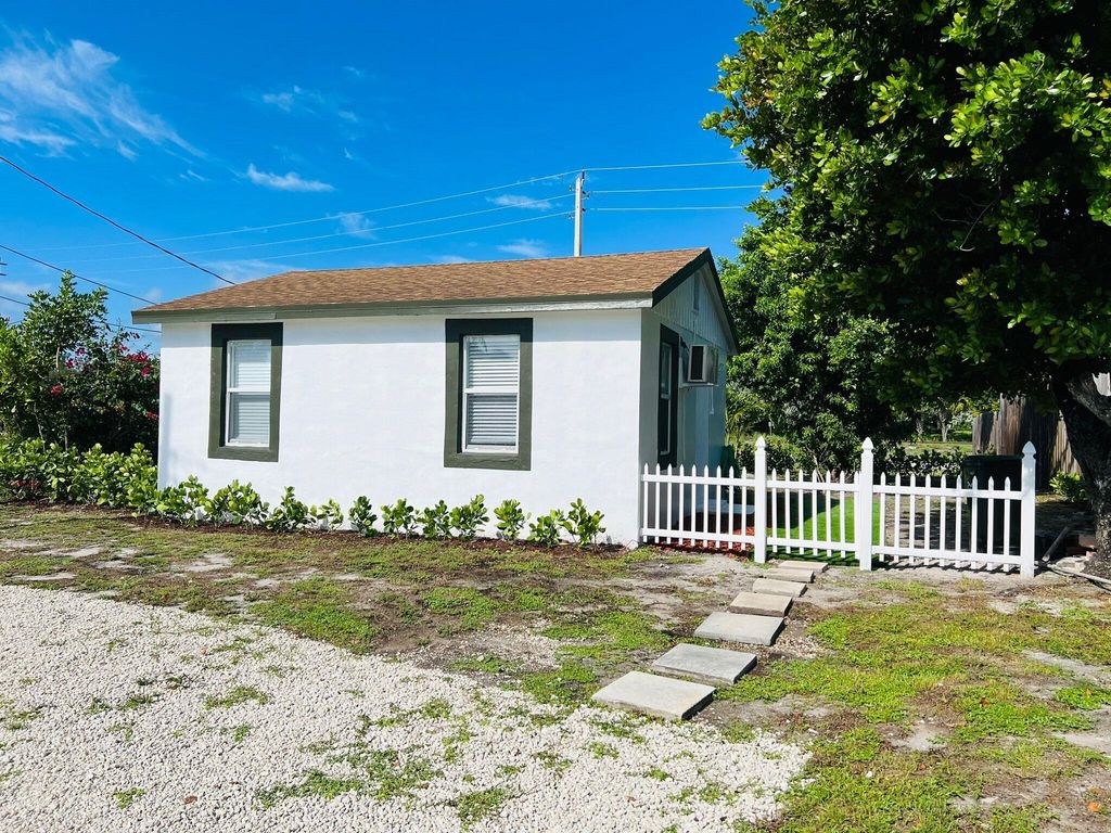 Photo of 1036 Park Avenue, Delray Beach, FL 33483 (MLS # R11169045)