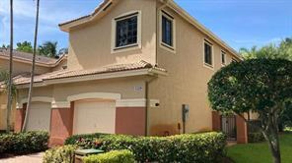 Photo of 4329 VINEYARD Circle #4329, Weston, FL 33332 (MLS # B26054422)