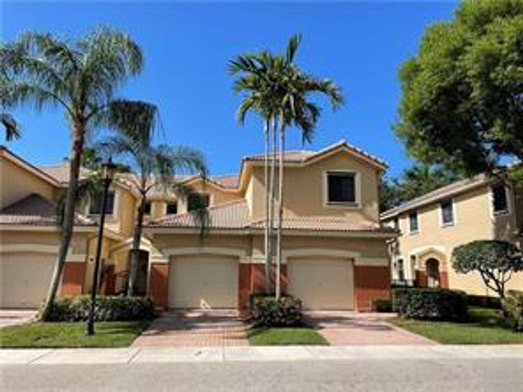 Photo of 4329 VINEYARD Circle #4329, Weston, FL 33332 (MLS # B26054422)