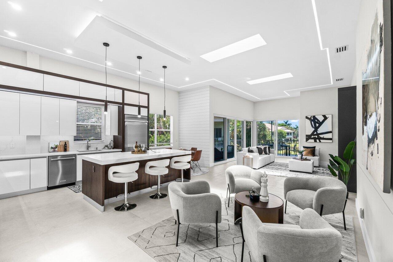 6357 Graycliff Drive C, Boca Raton, FL, 33496/$899,000 2 6357 Graycliff Drive C