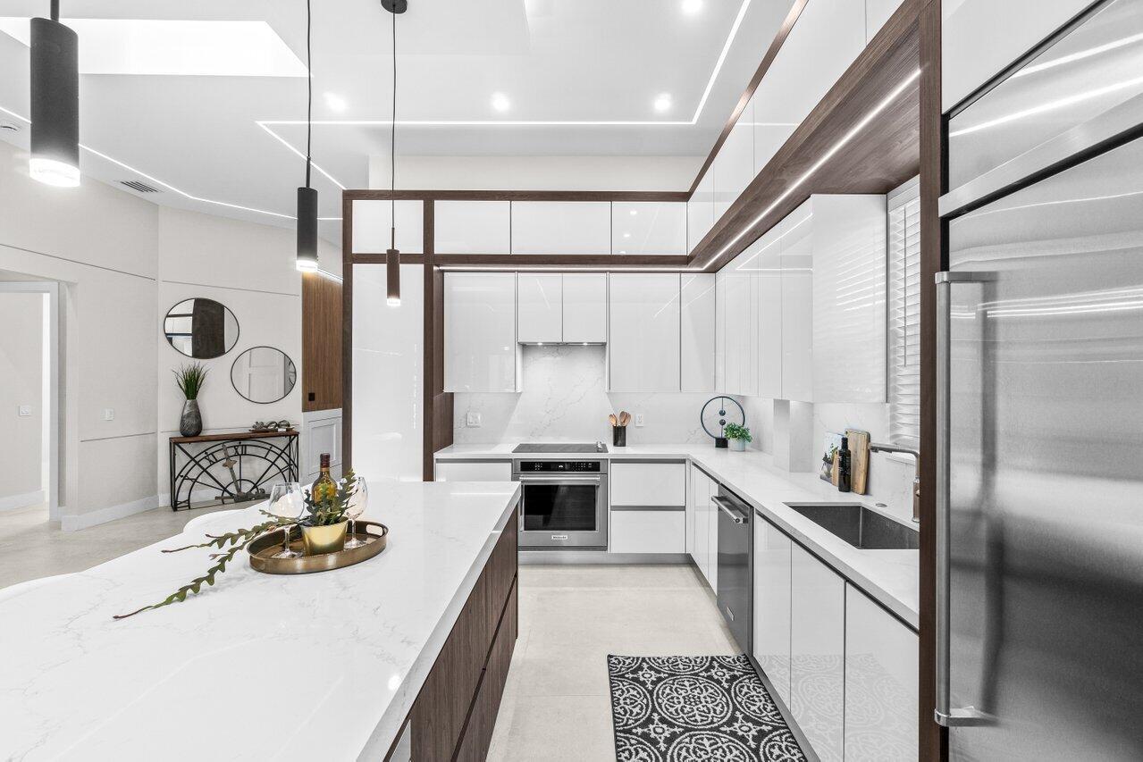6357 Graycliff Drive C, Boca Raton, FL, 33496/$899,000 4 6357 Graycliff Drive C