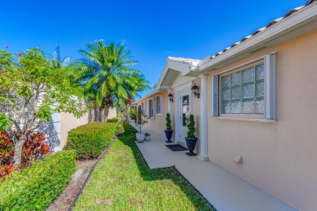 Photo of 9112 SE Retreat Drive, Hobe Sound, FL 33455 (MLS # R10933821)