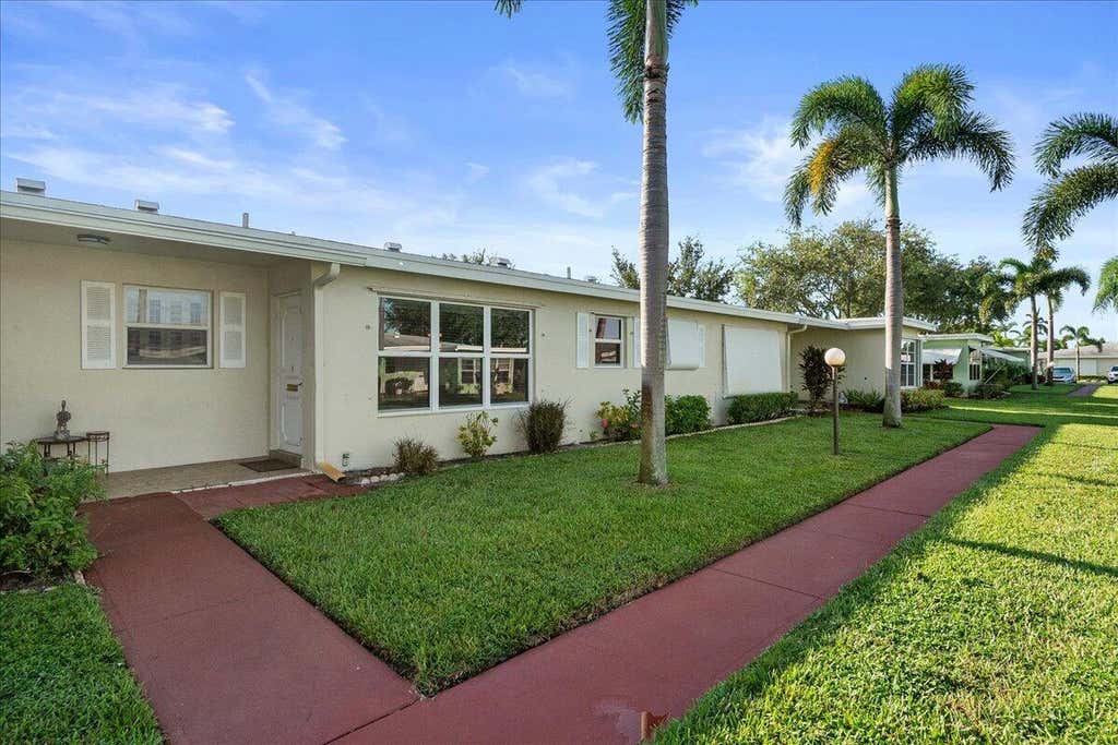 Photo of 220 COUNTRY Lane #B, Boynton Beach, FL 33435 (MLS # B26064282)