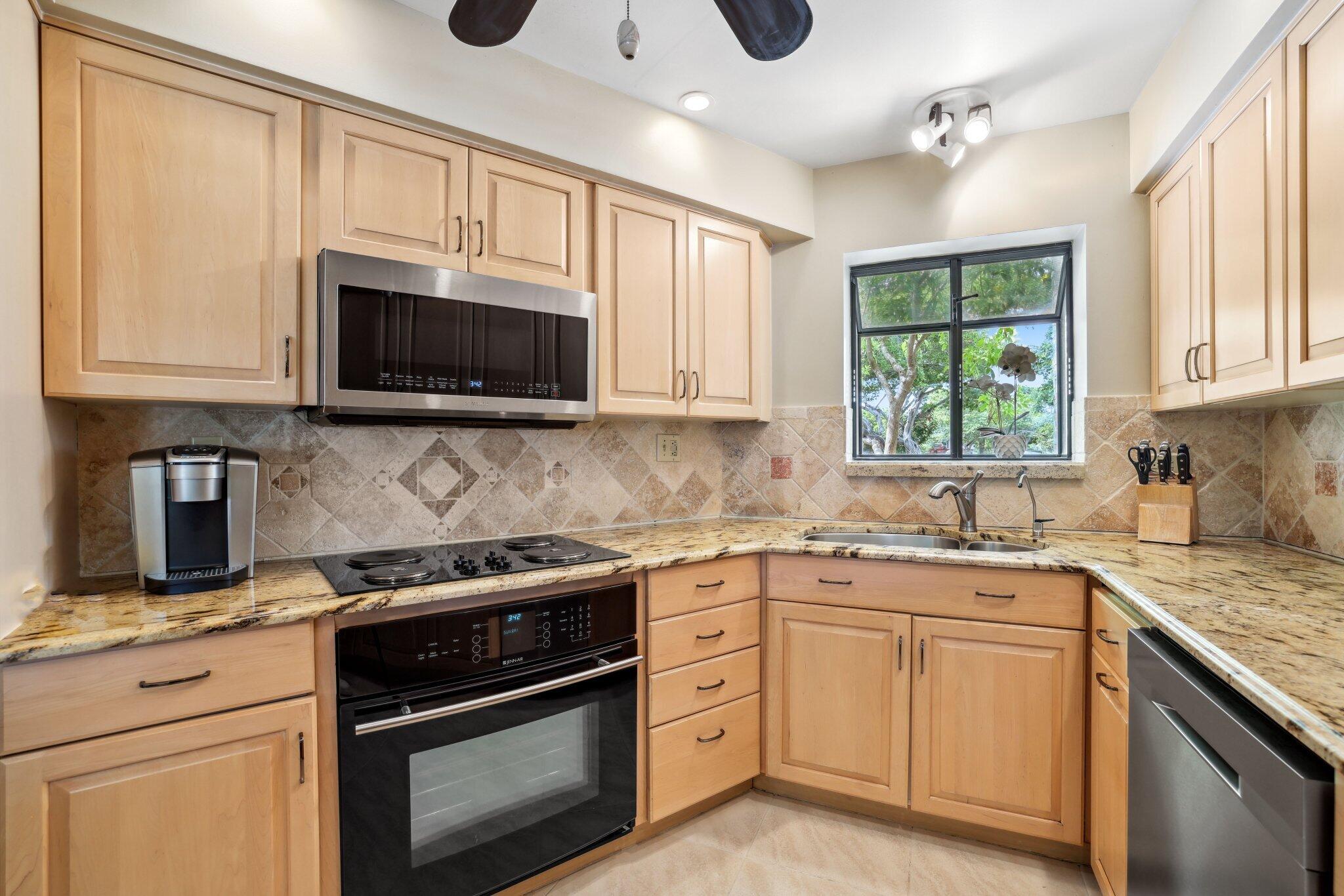 TROPIC ISLE 2ND SEC - Residential