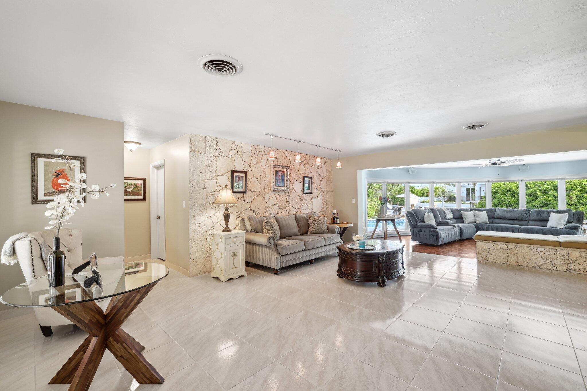 TROPIC ISLE 2ND SEC - Residential