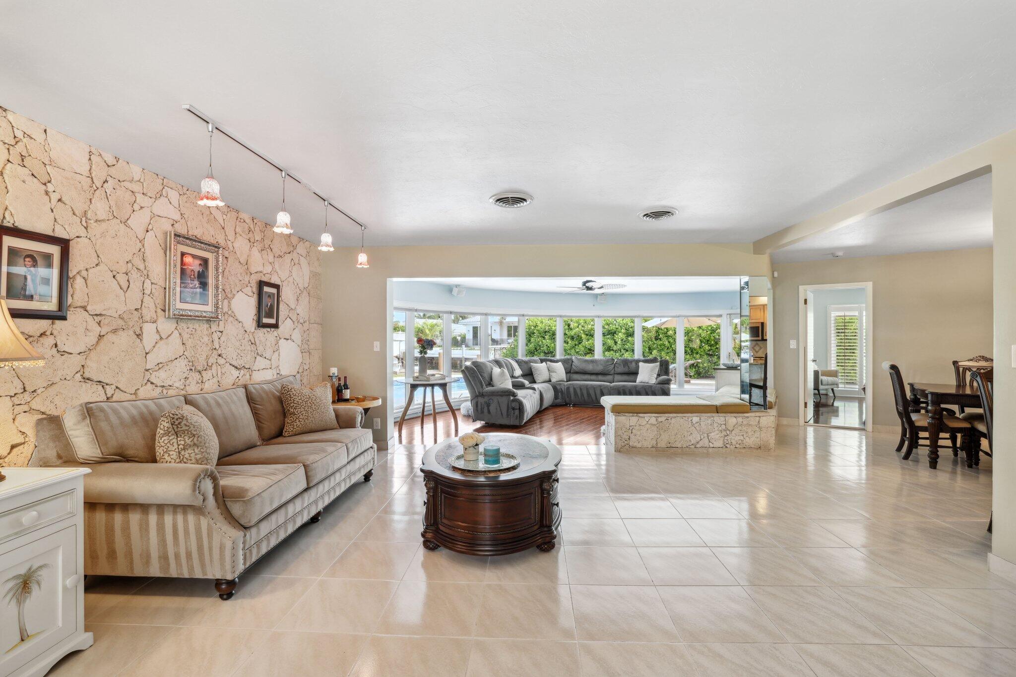 TROPIC ISLE 2ND SEC - Residential