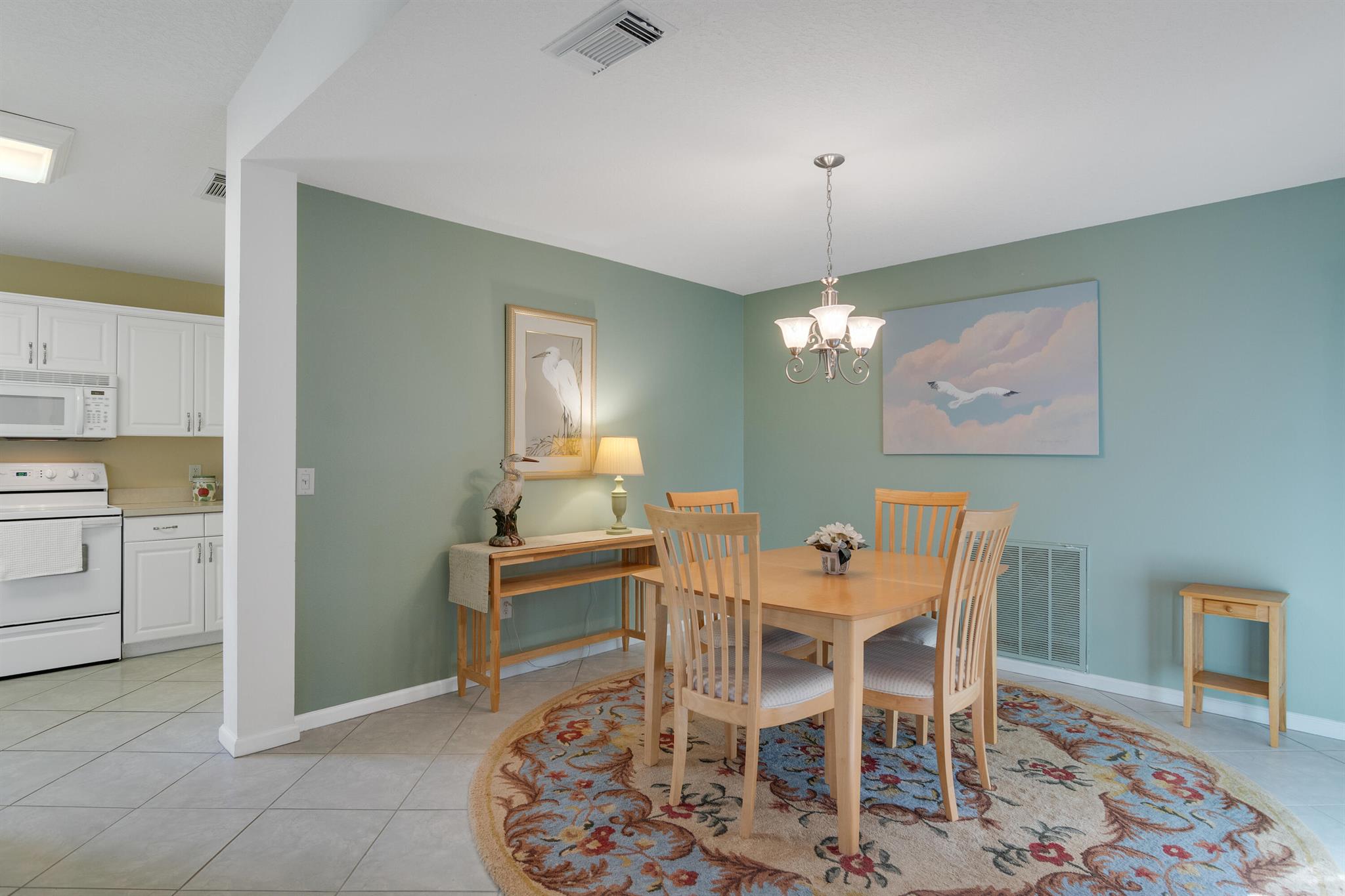 SPANISH LAKES FAIRWAYS NE - Residential