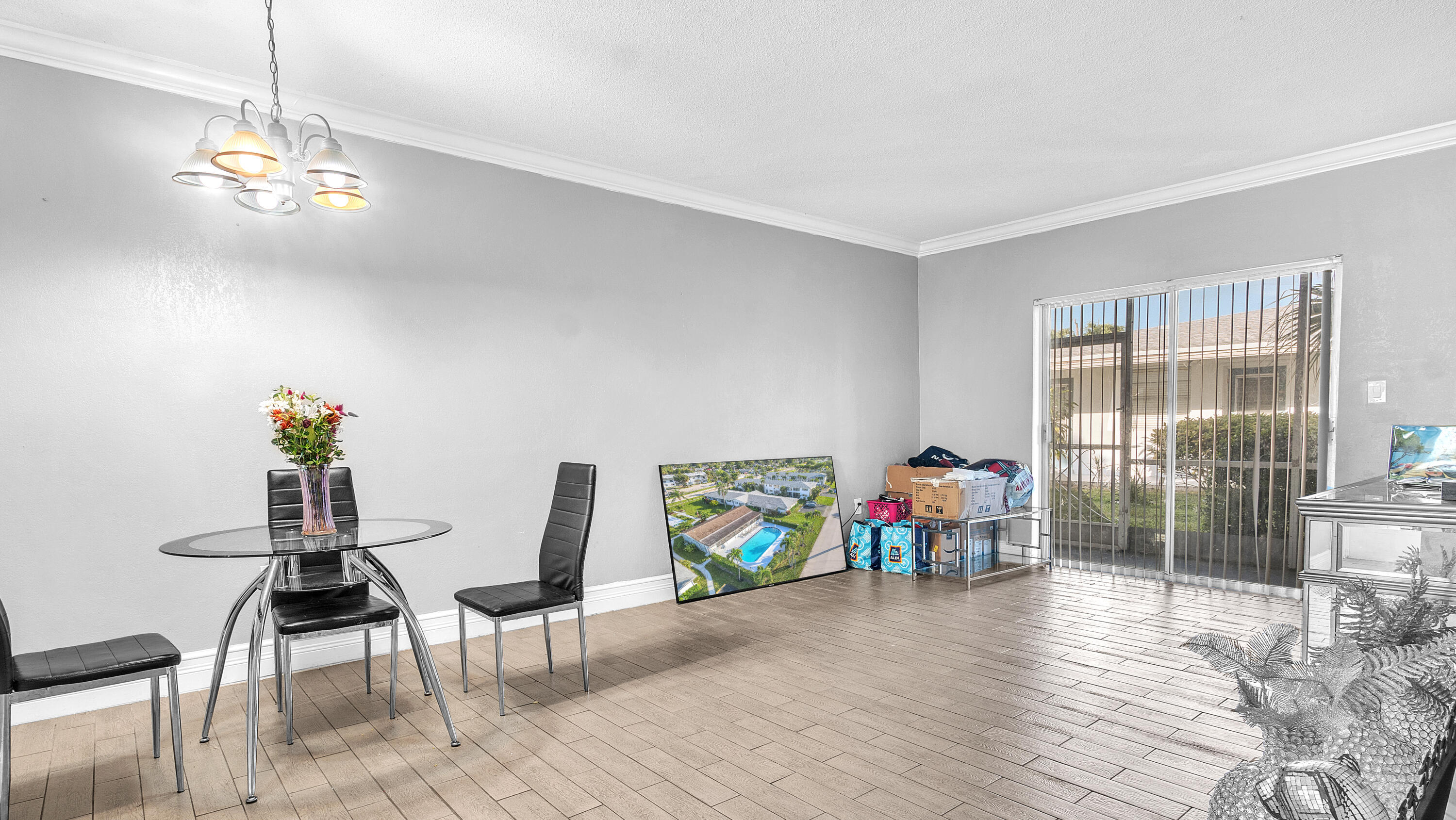 WINFIELD GARDENS SOUTH CONDO - Residential