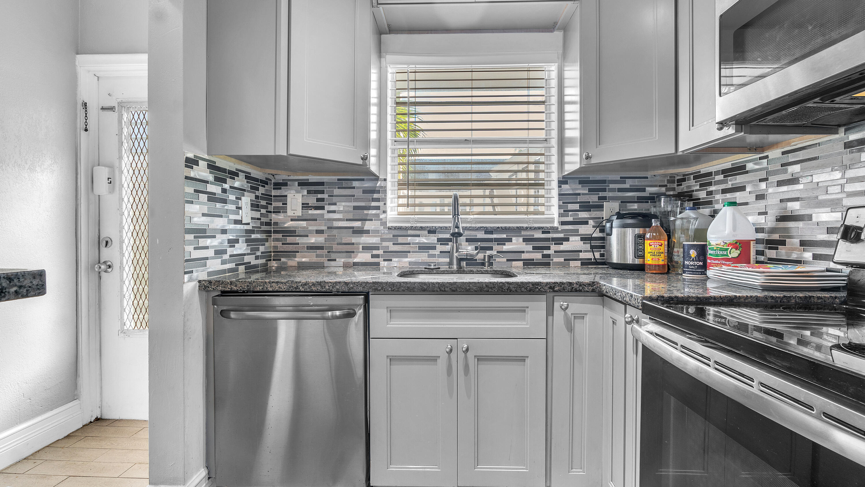 WINFIELD GARDENS SOUTH CONDO - Residential