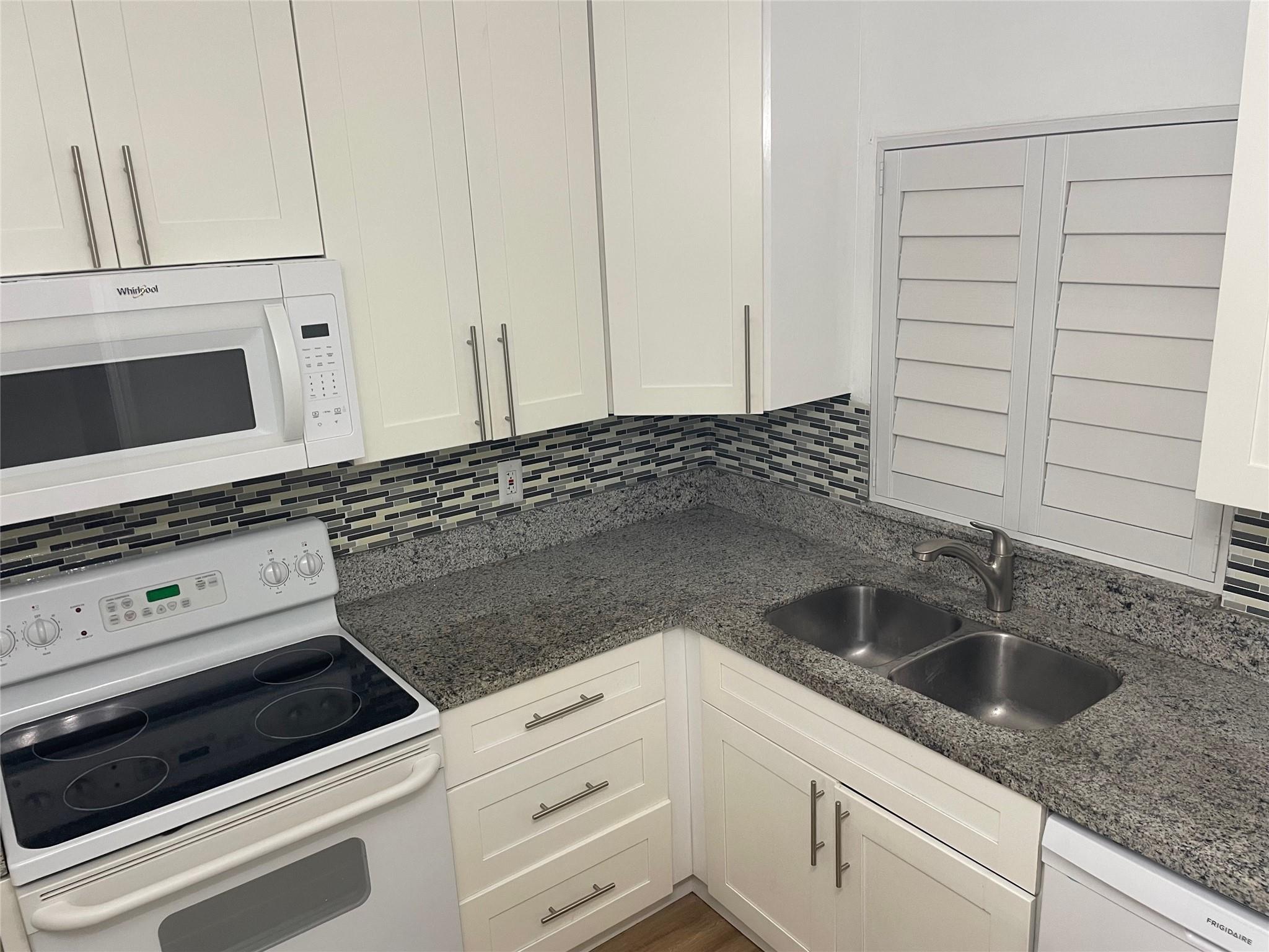 9471 Evergreen Pl 406, Davie, FL, 33324/$166,317 3 9471 Evergreen Pl 406