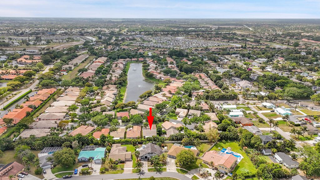 Photo of 5295 Grande Palm Circle, Delray Beach, FL 33484 (MLS # R11080013)