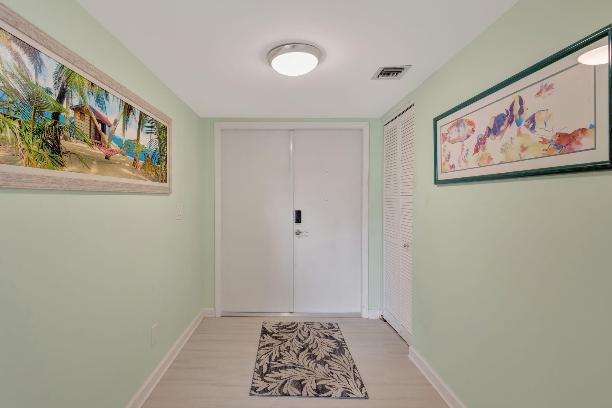 3209 S Lakeview Circle 8-101