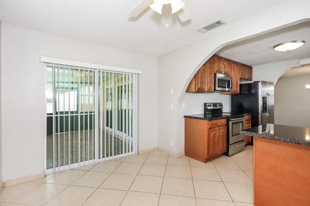 SANDALFOOT COVE SEC 11 - Residential Lease