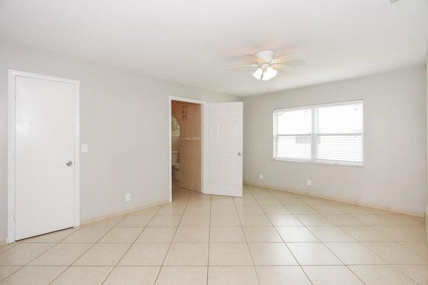 SANDALFOOT COVE SEC 11 - Residential Lease