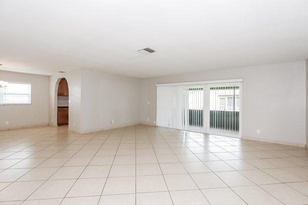 SANDALFOOT COVE SEC 11 - Residential Lease