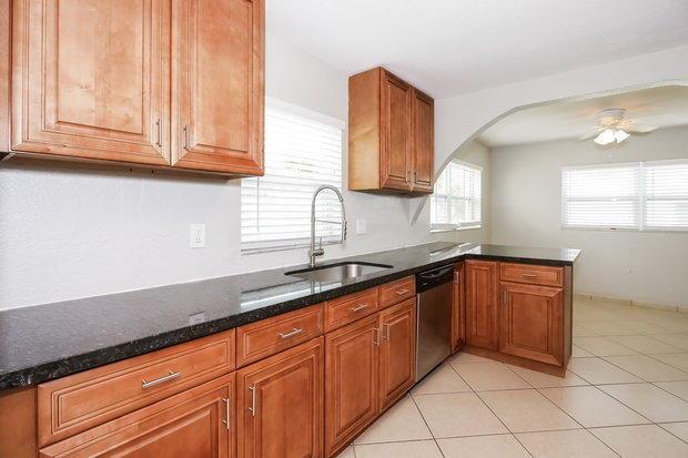 SANDALFOOT COVE SEC 11 - Residential Lease