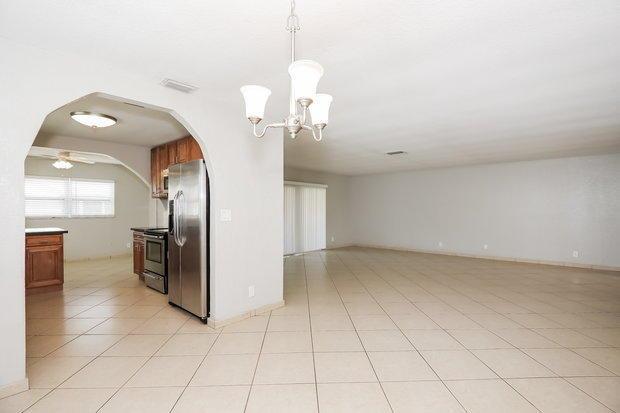 SANDALFOOT COVE SEC 11 - Residential Lease