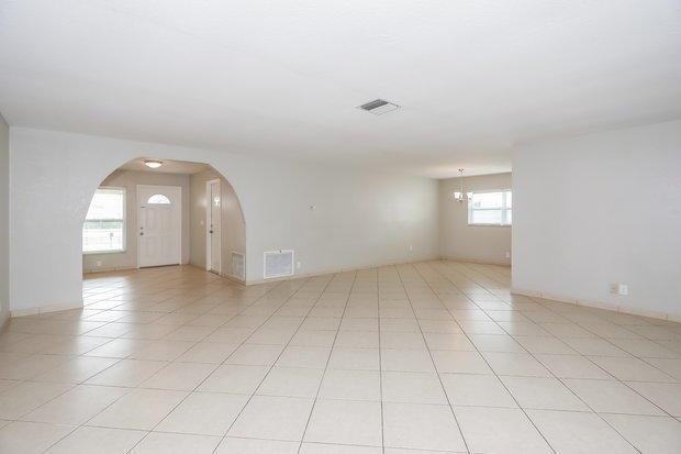 SANDALFOOT COVE SEC 11 - Residential Lease