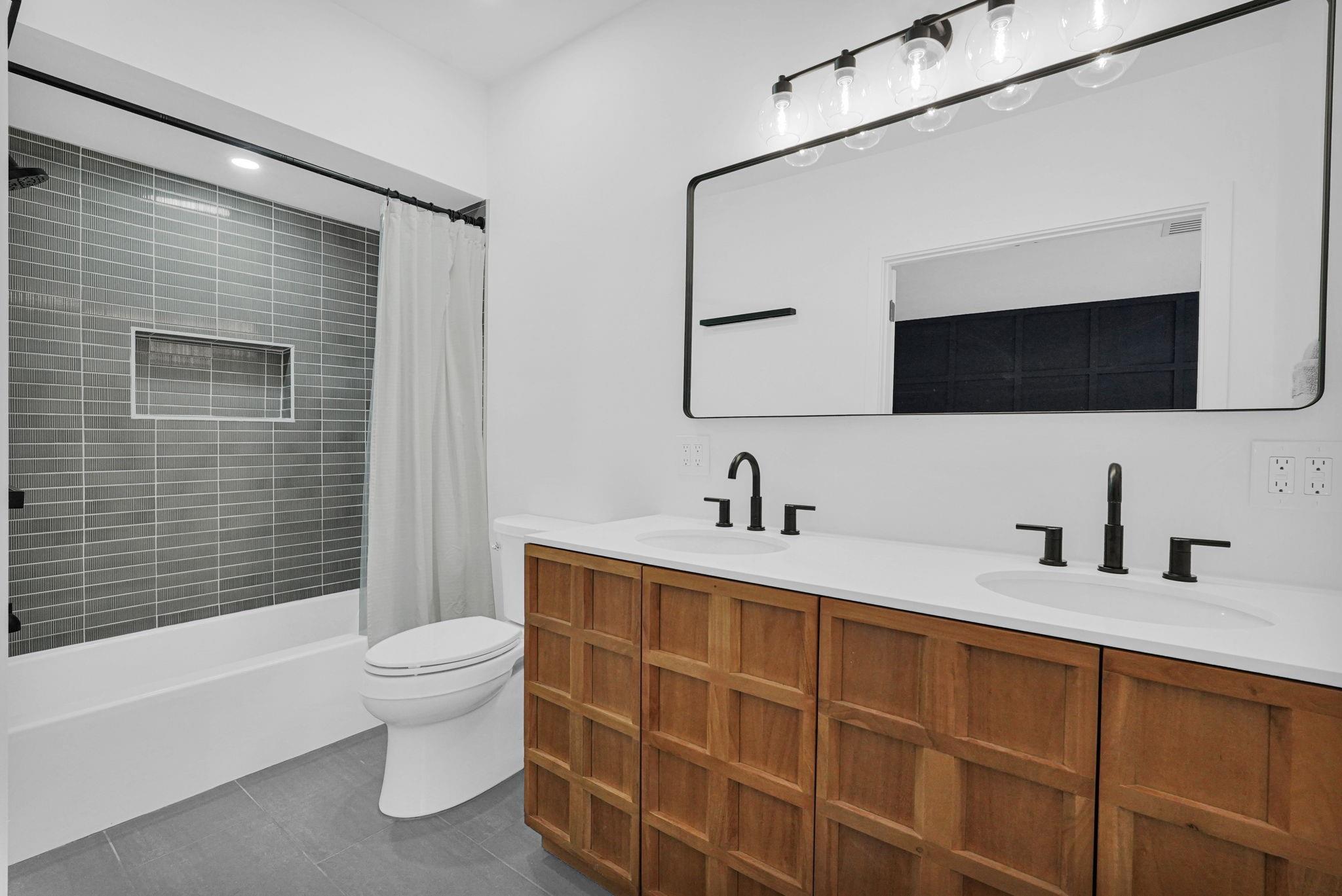 840 River's Edge Townhome - Residential